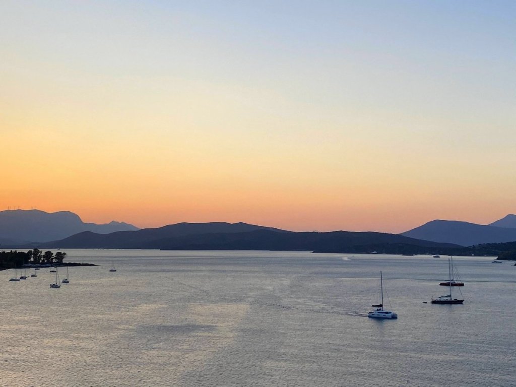 שקיעה באי פורוס